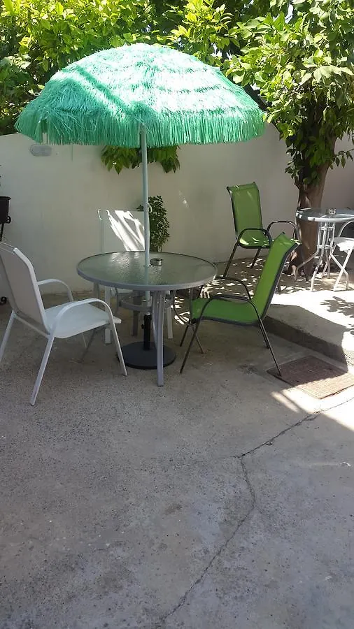 Marina'S Rooms Xrisopolitissa Larnaca Accommodatie bij particulieren