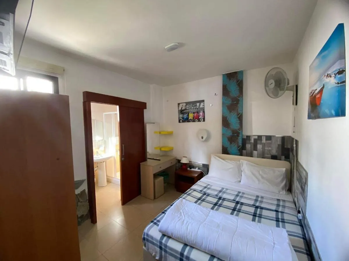 Marina's Rooms Xrisopolitissa Larnaca Cipro