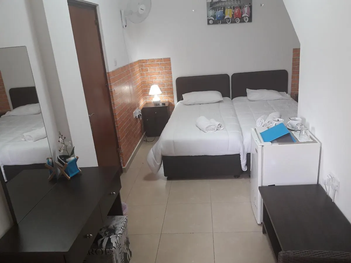 Marina's Rooms Xrisopolitissa Larnaca Cipro